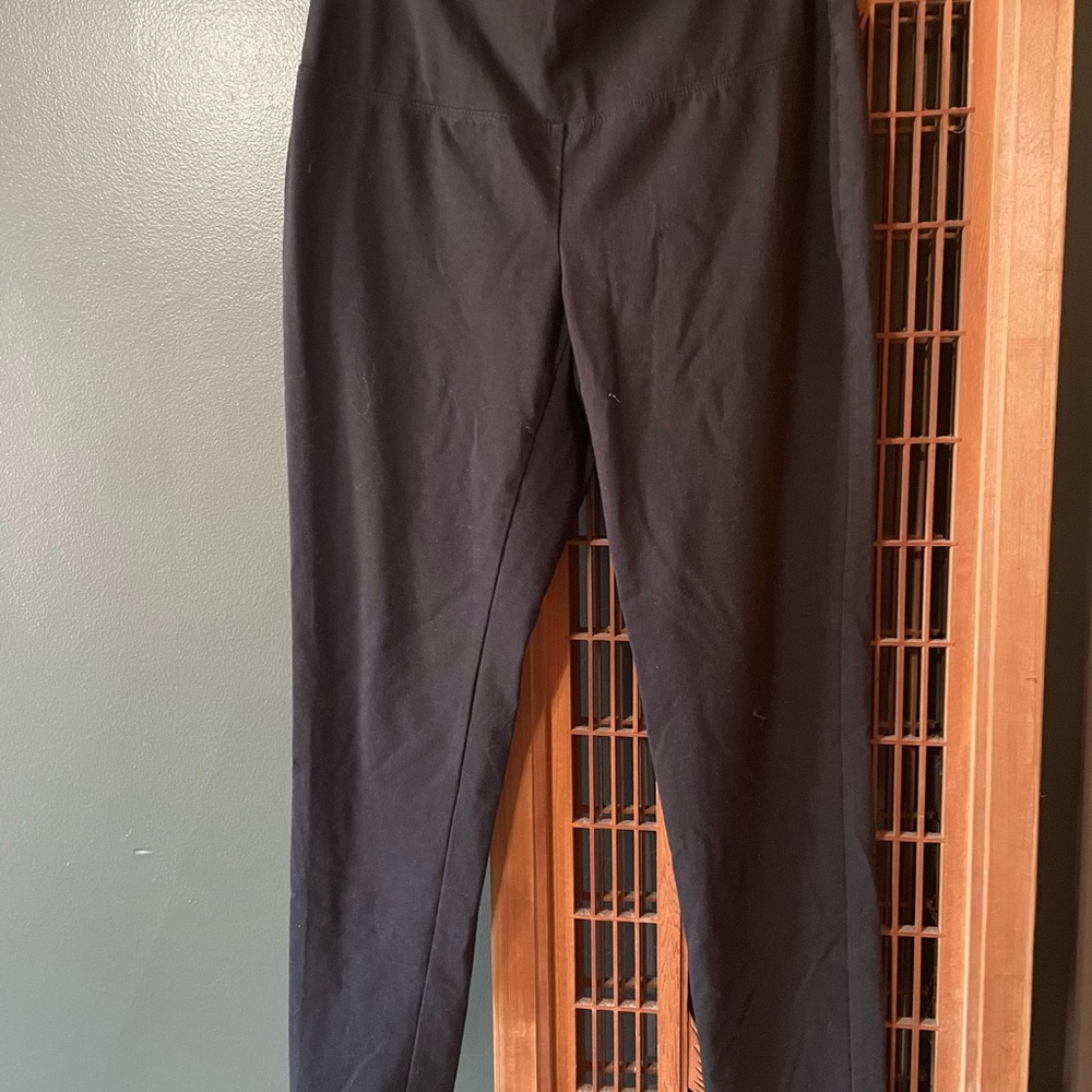 Chico's Black Leggings with Tailored Fit and Smooth Finish